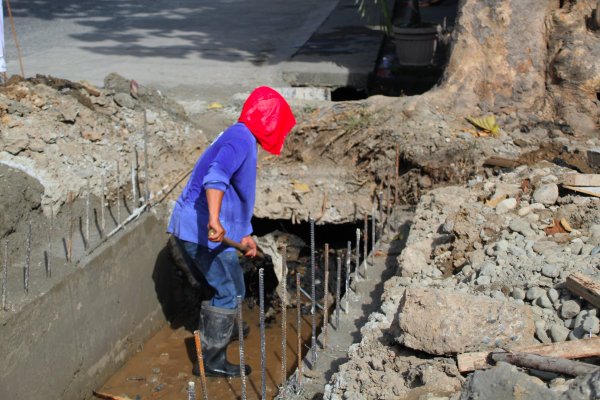 BAHASURA SA BARANGAY MACALONG TINULDUKAN NA NI  MAYOR LOPEZ (4)