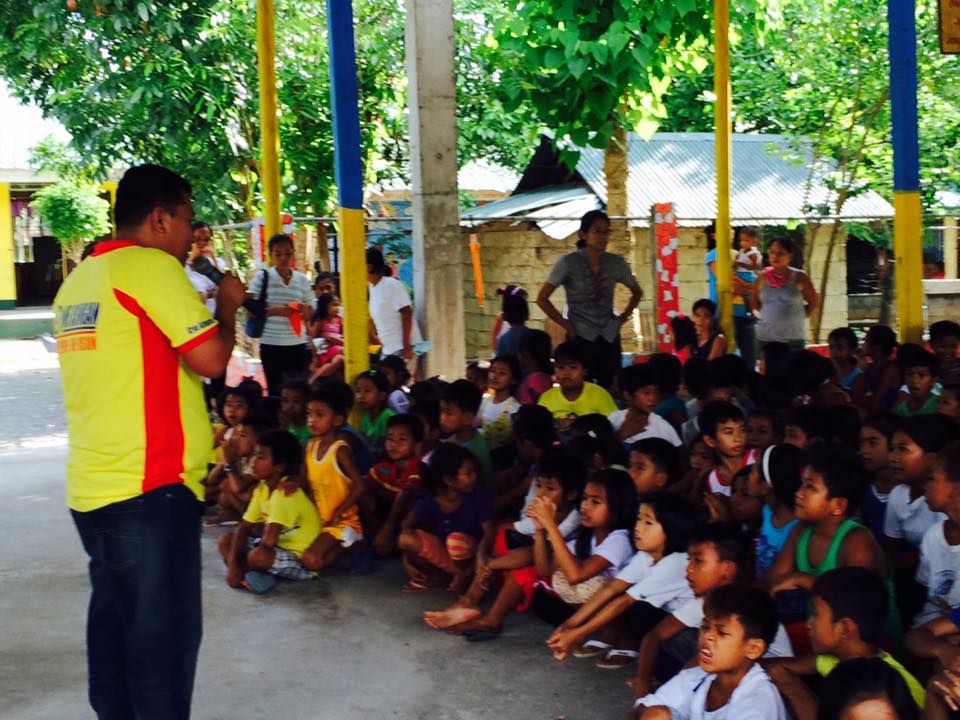 Feeding program at Sanchez-Cabalitian Elementary (14)