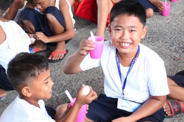 Feeding Program at Calepaan Integrated School (2)