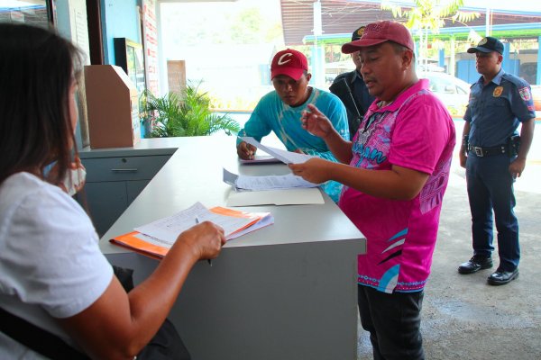 Mayor Carlos Lopez Jr muling binisita ang 21 barangay (10)