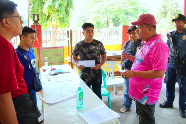 Mayor Carlos Lopez Jr muling binisita ang 21 barangay (4)