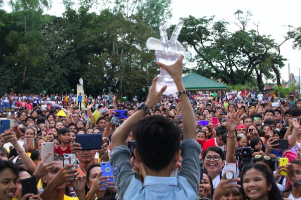 Vanjoss Homecoming dinagsa ng mga taga-hanga (3)